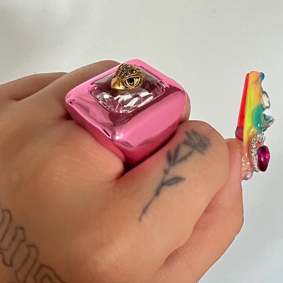 kurt geiger pink rectangle stone ring - Picture 3 of 5